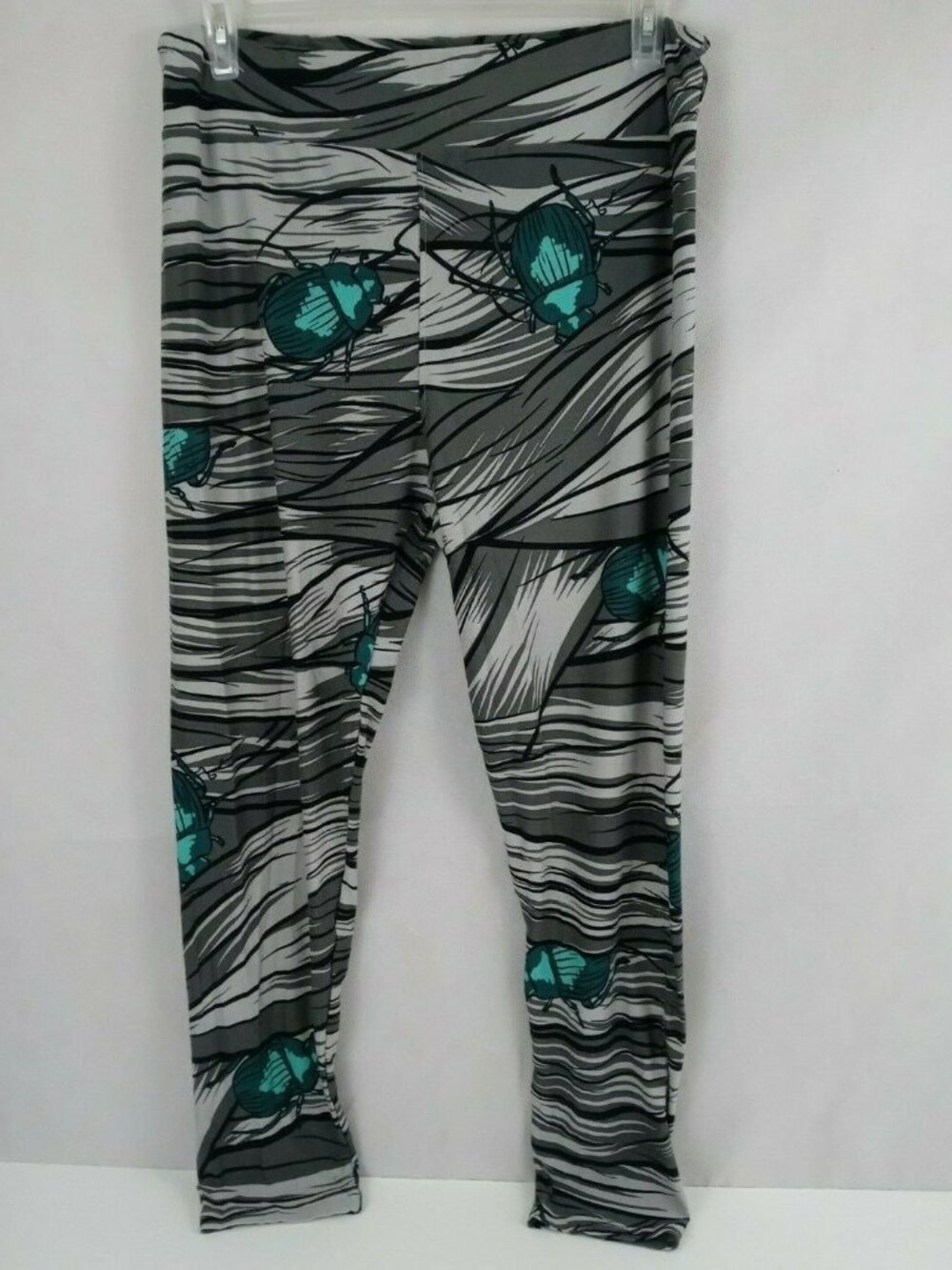 New LuLaRoe Tall & Curvy 2 Leggings With Black & Gray Webbing & Jade Scarabs